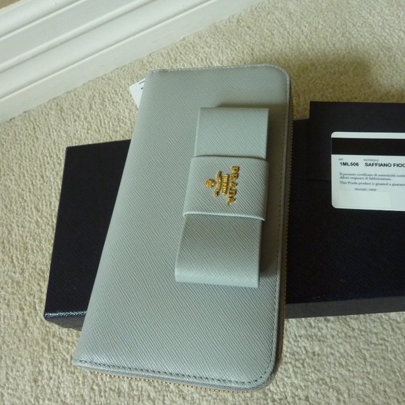 PRADA Saffiano Leather Logo Bow Zippered Wallet - Picture 10 of 12